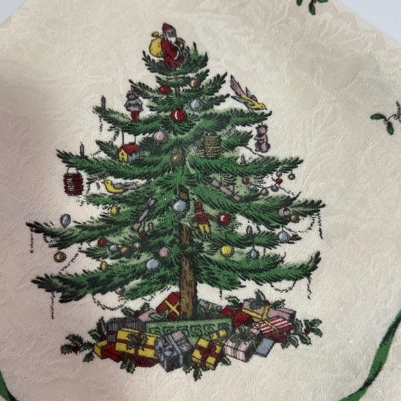 Spode Christmas Tree Santa On Top 19x18 Cloth Napkins Set of 4 - Picture 1 of 11